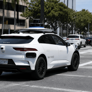 États-Unis — La Californie renforce les règles pour les robotaxis